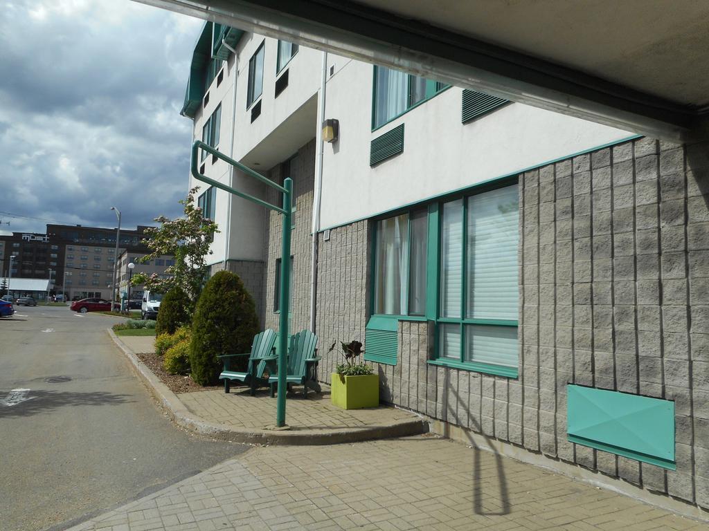 Repotel Aeroport Quebec Exterior photo